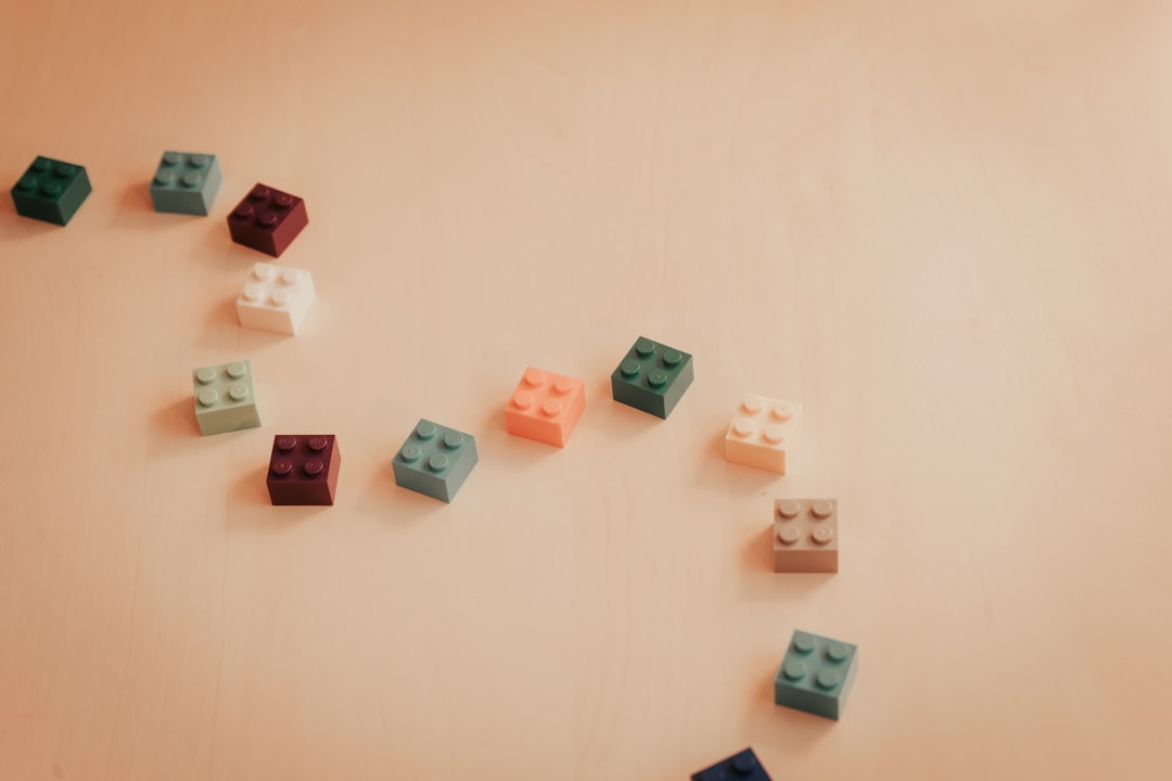 a group of legos sitting on top of a table